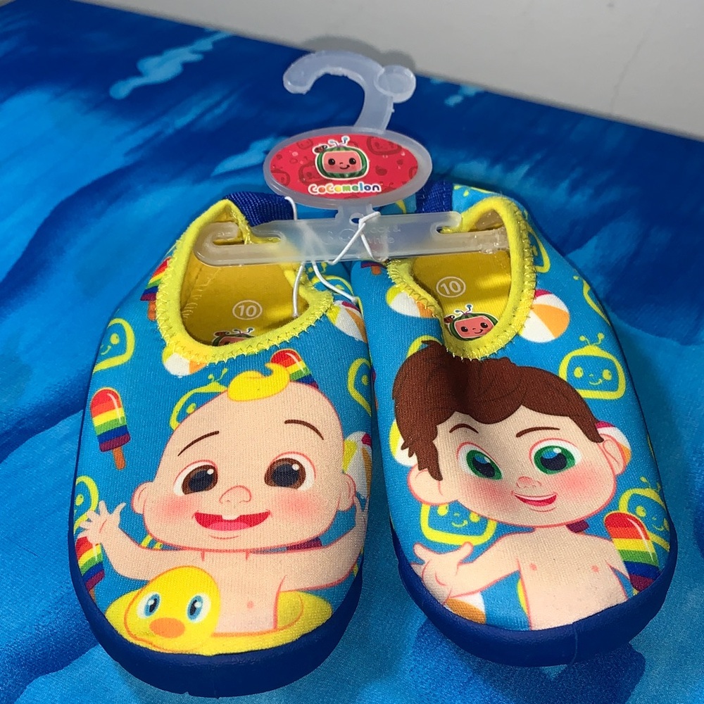 Cocomelon water shoes - casual Kids Sz 10